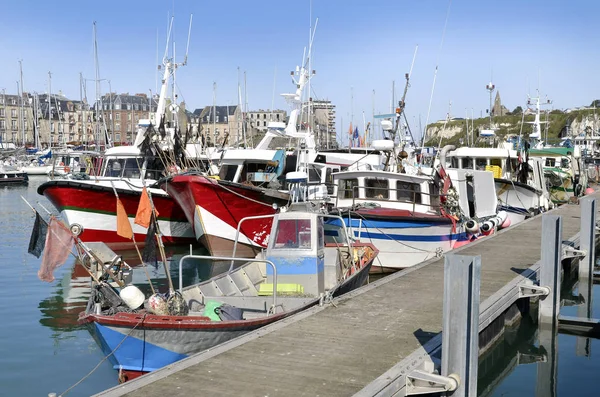法国西北部上诺曼底地区塞纳 海洋部的迪耶普港渔船 — 图库照片