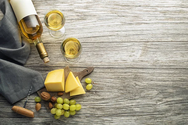 Bouteille Vin Blanc Avec Snack Food Ancienne Verre Vin Liège — Photo