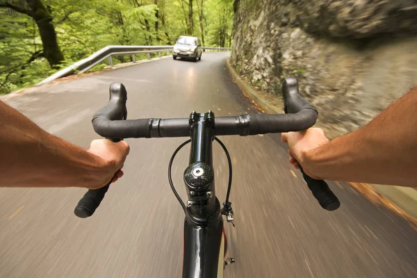 Jazda na rowerze na drodze — Zdjęcie stockowe