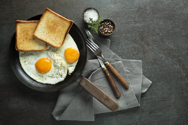 Jajka sadzone posiłek — Zdjęcie stockowe