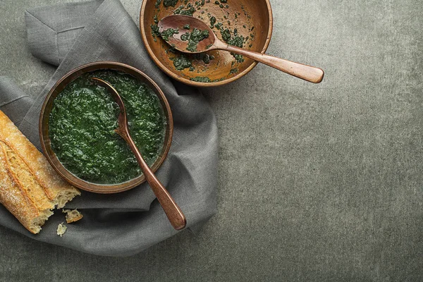 Grüne Heilsuppe — Stockfoto