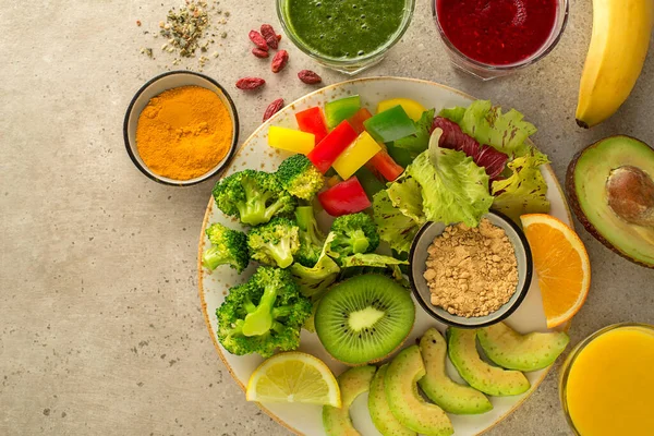 과일과 스무디 재료를 유리병에 놓았다 Raw Vegan Begine Alkaline Food — 스톡 사진