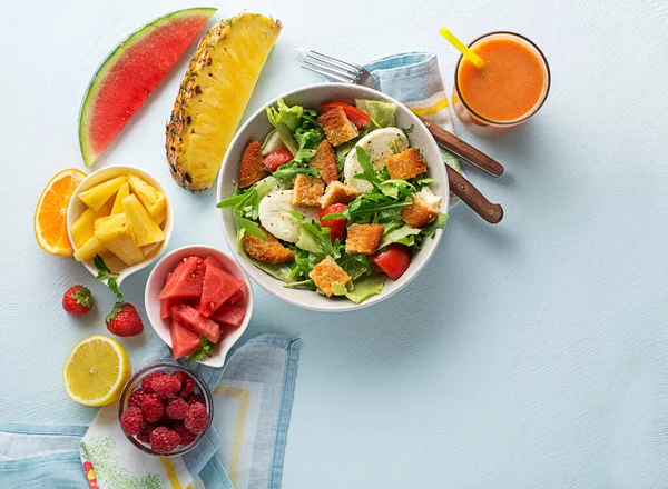 Comida Saludable Para Ensaladas Con Frutas Verduras Mesa Verano Colorida — Foto de Stock