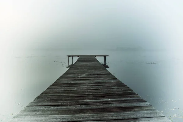 Lago Nebbioso Paesaggio Mattutino — Foto Stock