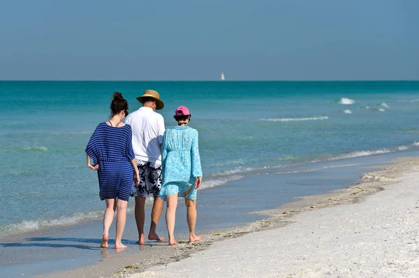 Holmes Beach Anna Maria Island Mayo 2018 Gente Vacaciones Dando —  Fotos de Stock