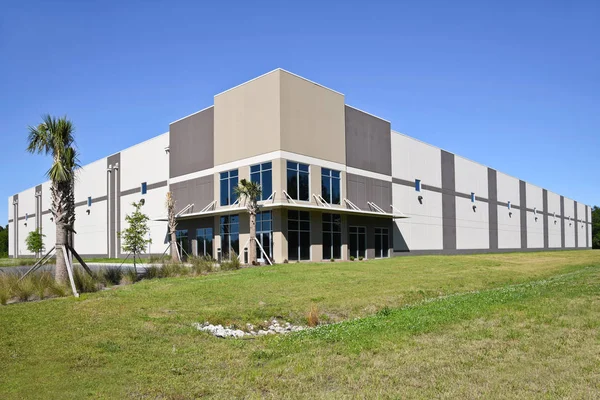 New Large Commercial Building — Stock Photo, Image