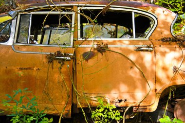Eski hurda araba