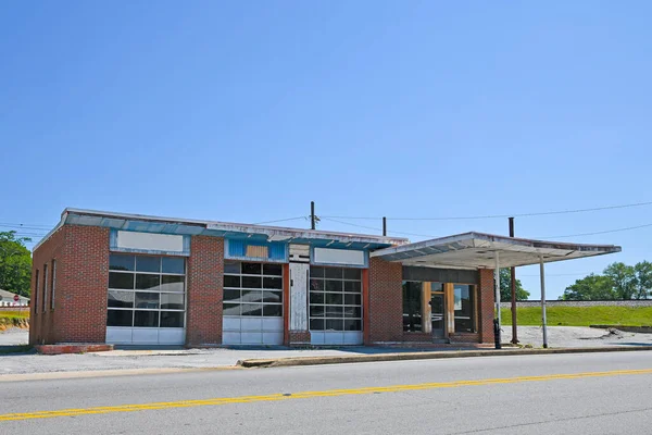 Salgın Kapanması sırasında Finansal olarak Başarısız Olan ve Artık Kalıcı Kapalı Olan Boş Küçük Kırsal İş.