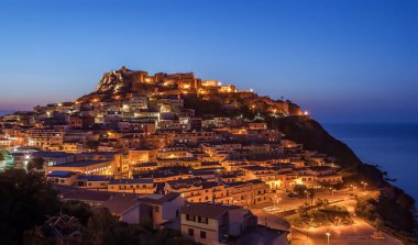 Castelsardo gece, Sardunya
