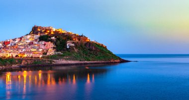 Castelsardo gündoğumu, Sardunya tarafından
