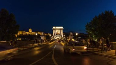 Zincir köprü gece - zaman atlamalı, 4k, mavi saat trafik Uhd