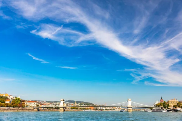 Niebo Nad Budapesztu Przez Światło Dzienne — Zdjęcie stockowe