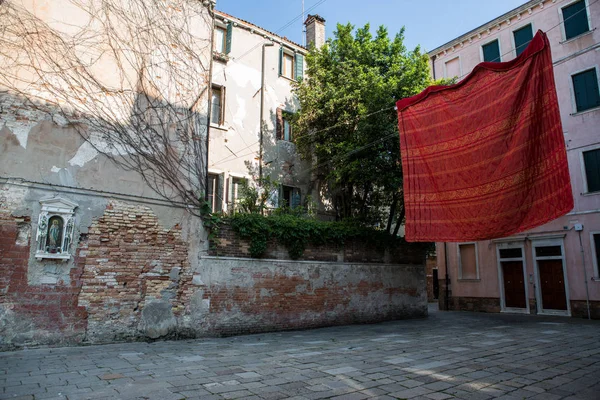 Edifícios Uma Pequena Rua Veneza Itália — Fotografia de Stock