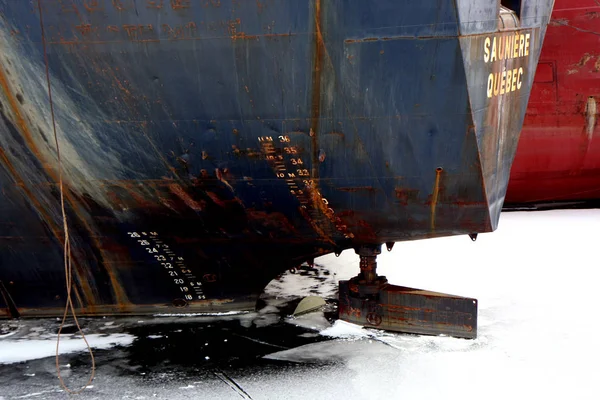 Leme Navio Carga Atracado Porto Congelado Montreal Canadá — Fotografia de Stock