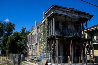 Kasırga Katrina zarar görmüş New Orleans binalar