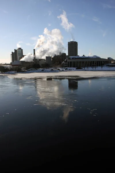 Uitzicht Rivier Ottawa Industriële Gebouwen Winter — Stockfoto
