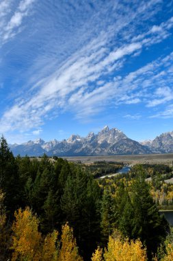 Grand Tetons ve yılan Nehri.