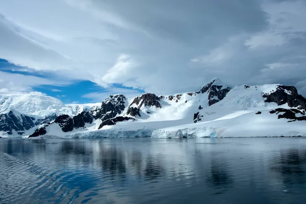 Glaciar Extremo Cubierto Paisaje Antártida — Foto de Stock