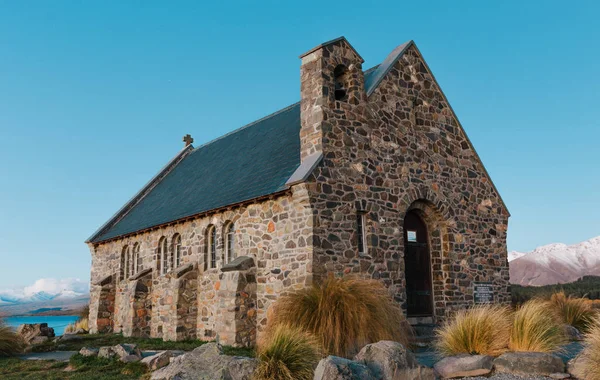 Történelmi Egyház Pásztor Lake Tekapo Zélandon Késő Délutáni Naplemente Előtt — Stock Fotó