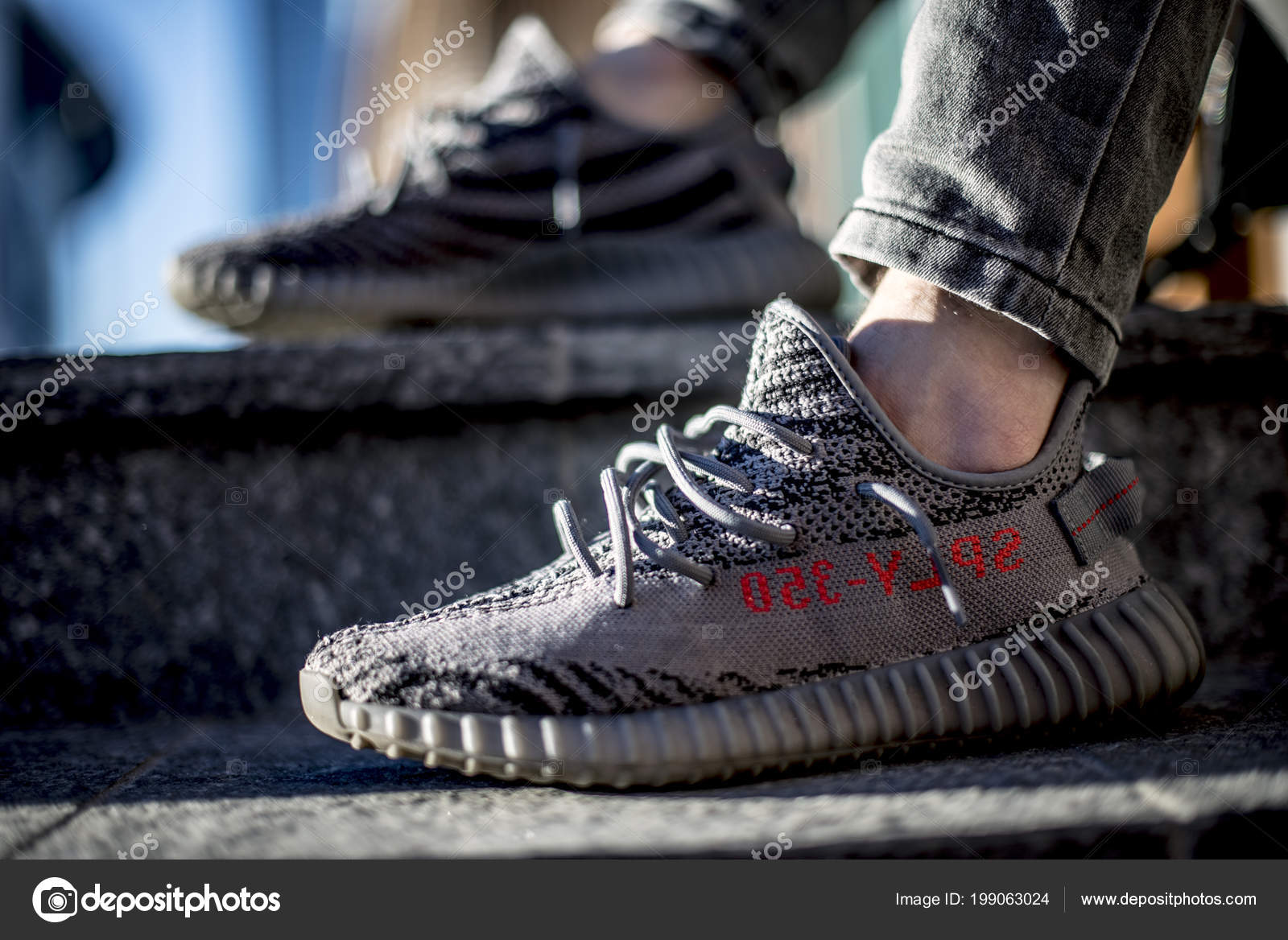 Milan Italy January 2018 Man Wearing Pair Adidas Yeezy Street – Stock  Editorial Photo © Albo73 #199063024