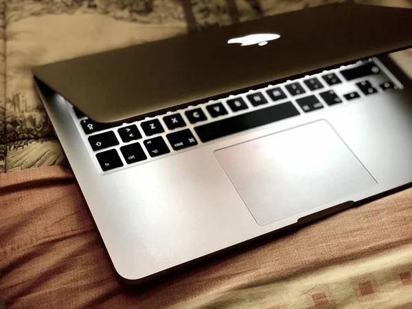 Παβία Ιταλία Novembre 2017 Apple Macbook Pro Laptop Ενδεικτικό Συντακτική — Φωτογραφία Αρχείου