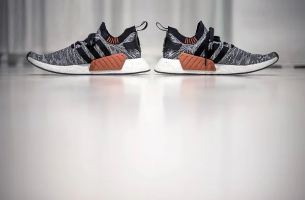 Παβία Ιταλία Ιανουαρίου 2018 Adidas Nmd_R2 Εσωτερική — Φωτογραφία Αρχείου