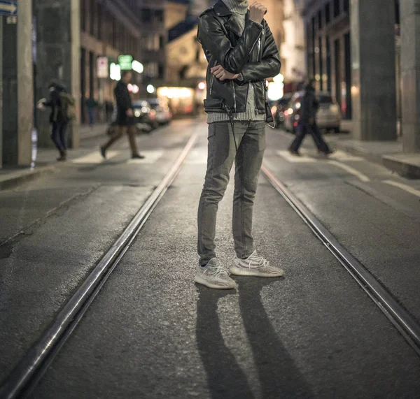 Milan Italia Januari 2018 Manusia Mengenakan Sepasang Adidas Yeezy Jalan — Stok Foto