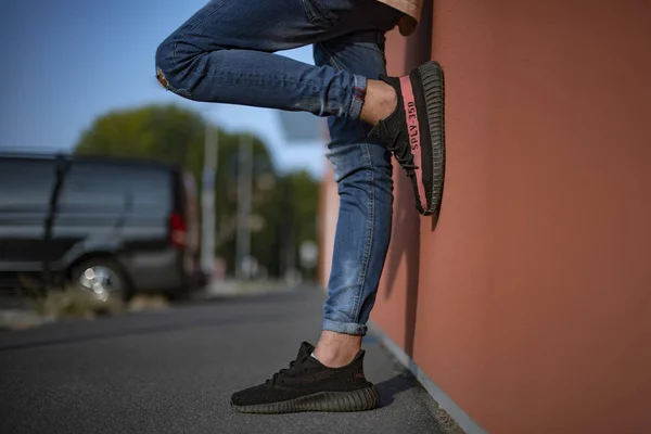 Yeezy — Stok fotoğraf