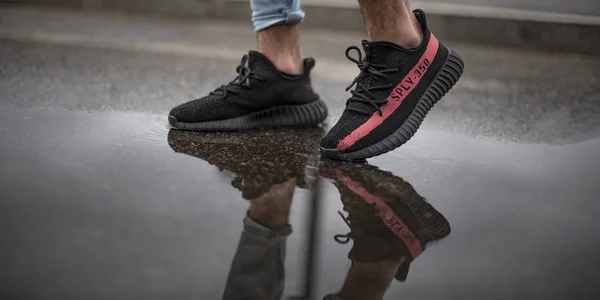 Adidas Yeezy 350 — Zdjęcie stockowe