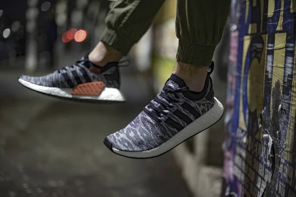 Adidas NMD _ R2 PK — Stok Foto