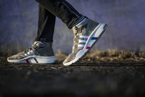 Adidas обладнання підтримки середнього ПК — стокове фото