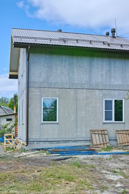 Bir iki katlı çerçeve ev çimento kurulu drenaj sistemi