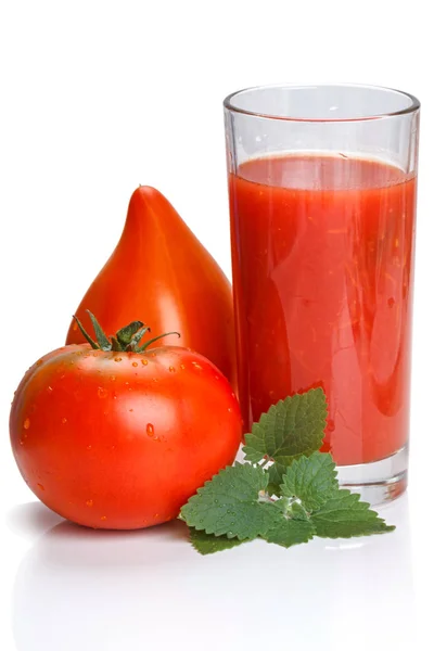 Jus Tomate Dans Verre Légumes Frais Sur Fond Blanc — Photo