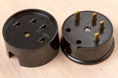 Elektrikli soba için soket ve fiş