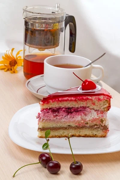 Чай і Вишневий пиріг — стокове фото