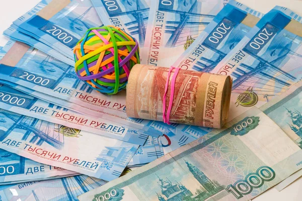 Bandas de goma por dinero y dinero ruso — Foto de Stock