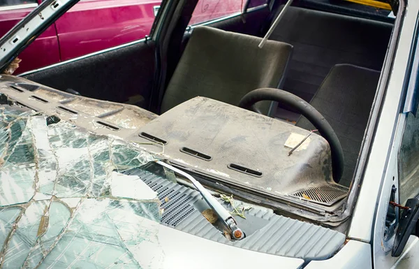 Broken Old Car Broken Windshield Close — Stock Photo, Image