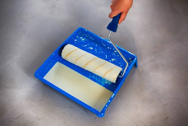 Woman Hand Paint Roller Paint Tray Primer Closeup — Stock Photo, Image