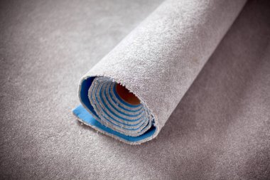 Gri Haddelenmiş halı. 