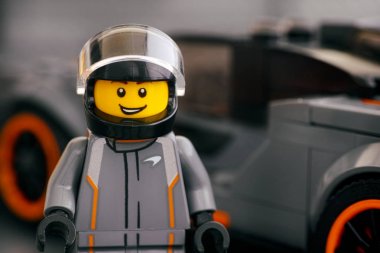 Lego Speed Champions tarafından Lego Mclaren Senna sürücü minifigure ve