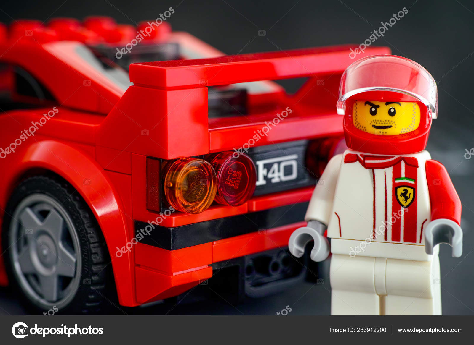 Lego Ferrari F40 Competizione driver minifigure by LEGO Speed Ch – Stock  Editorial Photo © Rosinka79 #283912200