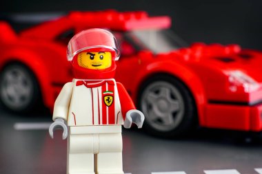 Lego Speed Ch tarafından Lego Ferrari F40 Competizione sürücü minifigure