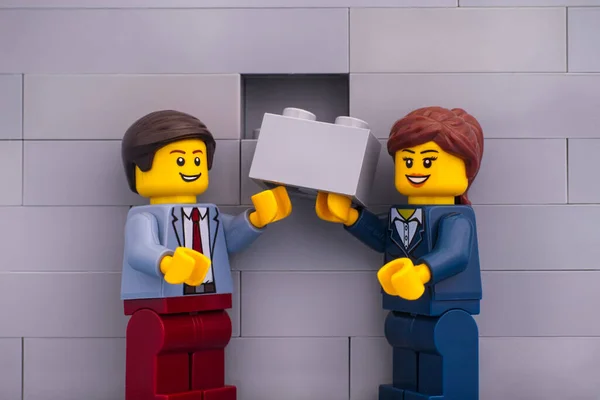 Tambov Ρωσία Ιούνιος 2020 Lego Επιχειρηματίας Και Επιχειρηματίας Minifigures Γκρι — Φωτογραφία Αρχείου