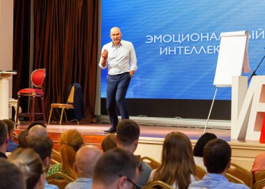 Odessa - Temmuz 17: Koç Gandapas gerçekleştirir Rönesans iş merkezi Jule 17, 2017 yılında Odessa, Ukrayna.