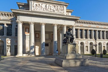 Madrid, İspanya - 22 Ocak 2018: Velazquez heykel Madrid şehir, İspanya Prado Müzesi önünde