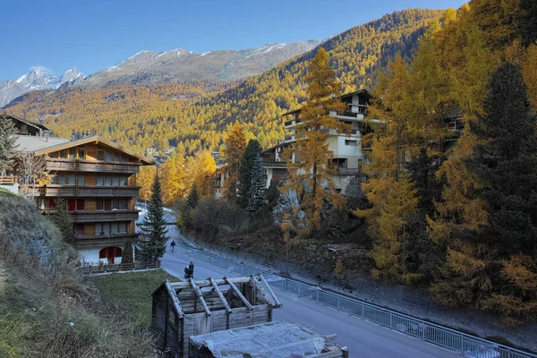瑞士策尔马特 2015年10月27日 瑞士瓦莱州县马特尔度假村秋季全景 — 图库照片