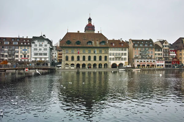 Lucerne Svájc 2015 Október Reuss Folyó Folyó Halad Város Történelmi — Stock Fotó