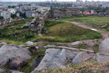 Plovdiv, Bulgaristan - 24 Mayıs 2018: İnanılmaz gece Panorama Şehir Plovdiv için Nebet Tepe Hill, Bulgaristan