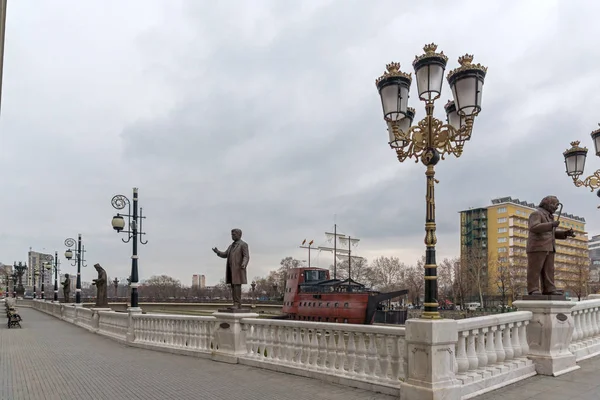 Skopje República Macedonia Febrero 2018 Puente Arte Río Vardar Ciudad —  Fotos de Stock