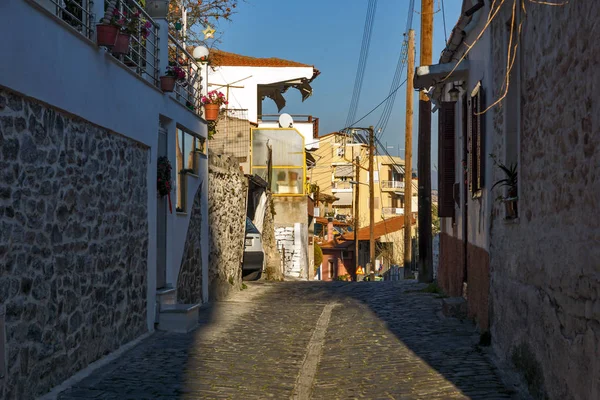 Kavala Griechenland Dezember 2015 Straße Der Altstadt Von Kavala Ostmakedonien lizenzfreie Stockfotos